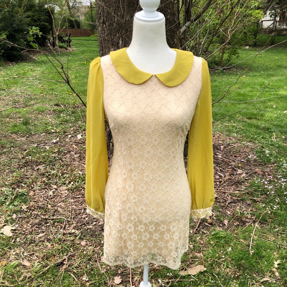 Vintage 1960s Mod Lace mini dress M